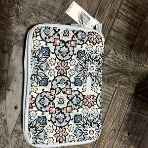 Vera Bradley large blush & brush makeup case Lisbon medallion NWT